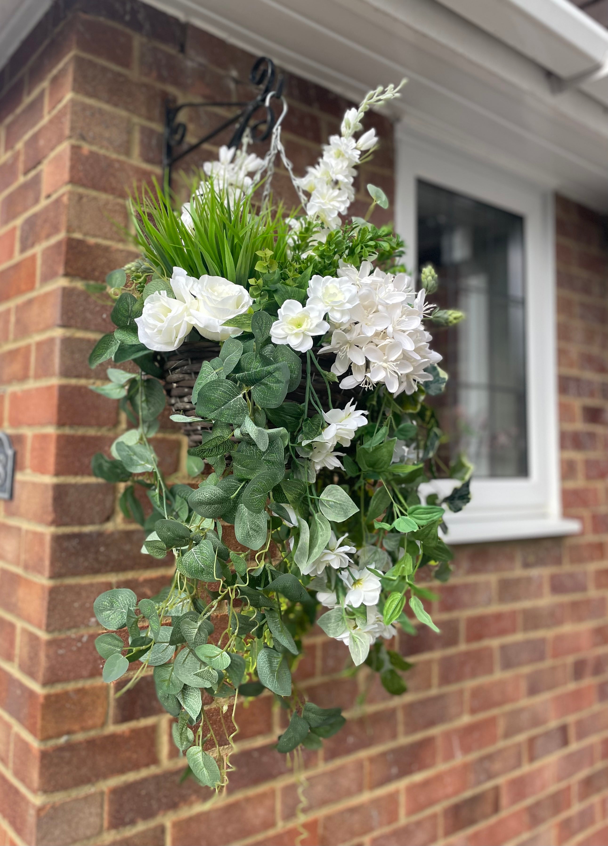 Luxury Hanging Baskets – Silks and Stems